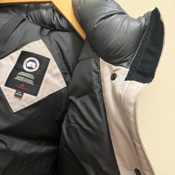 Canada Goose Parka - Picture 11 of 16